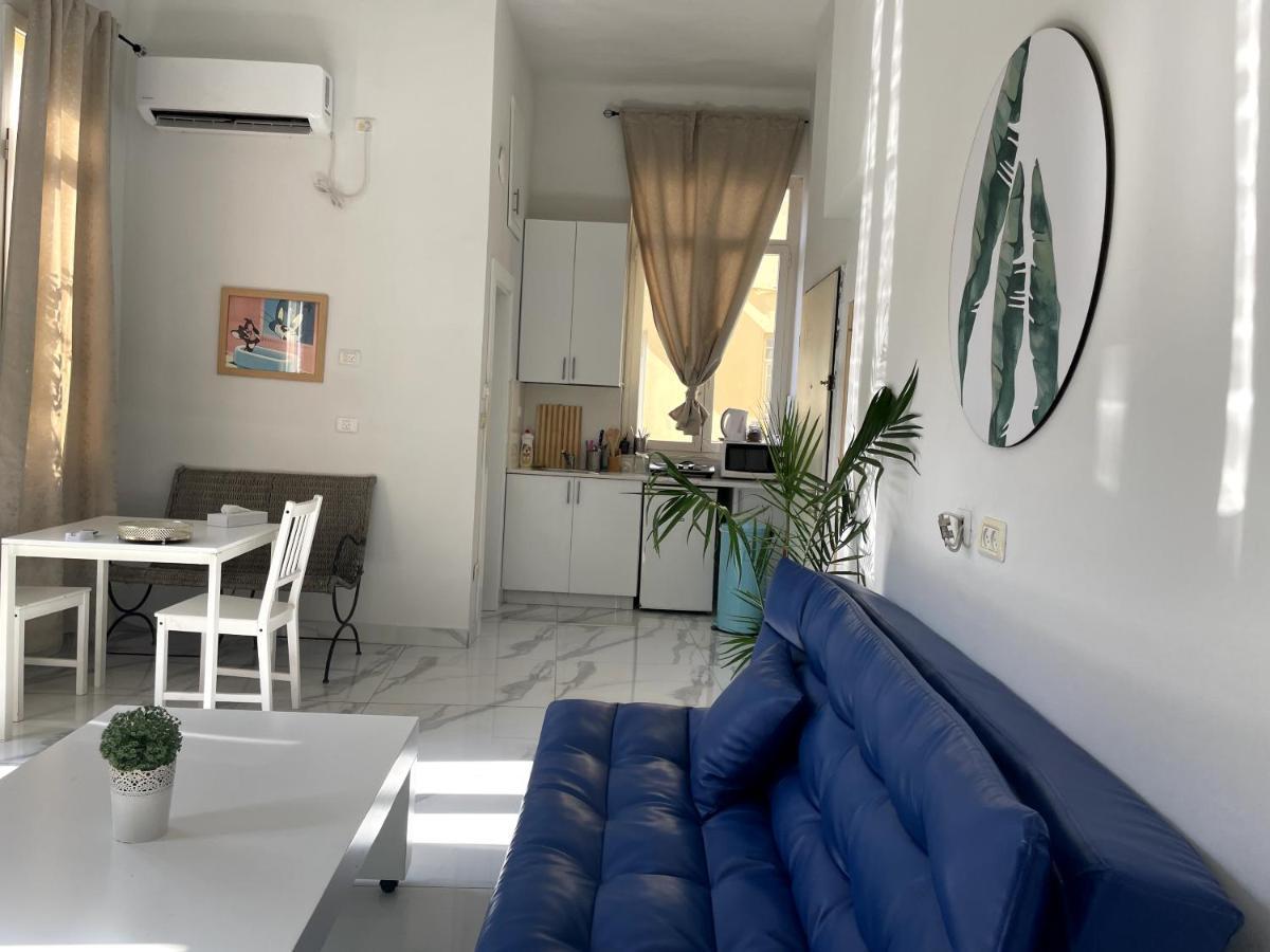 Bauhaus Stylish Apartments - By Bookiz Tel Aviv Exterior foto