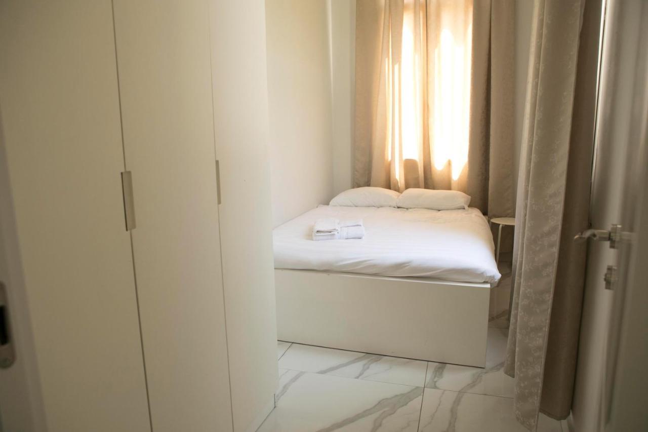 Bauhaus Stylish Apartments - By Bookiz Tel Aviv Exterior foto